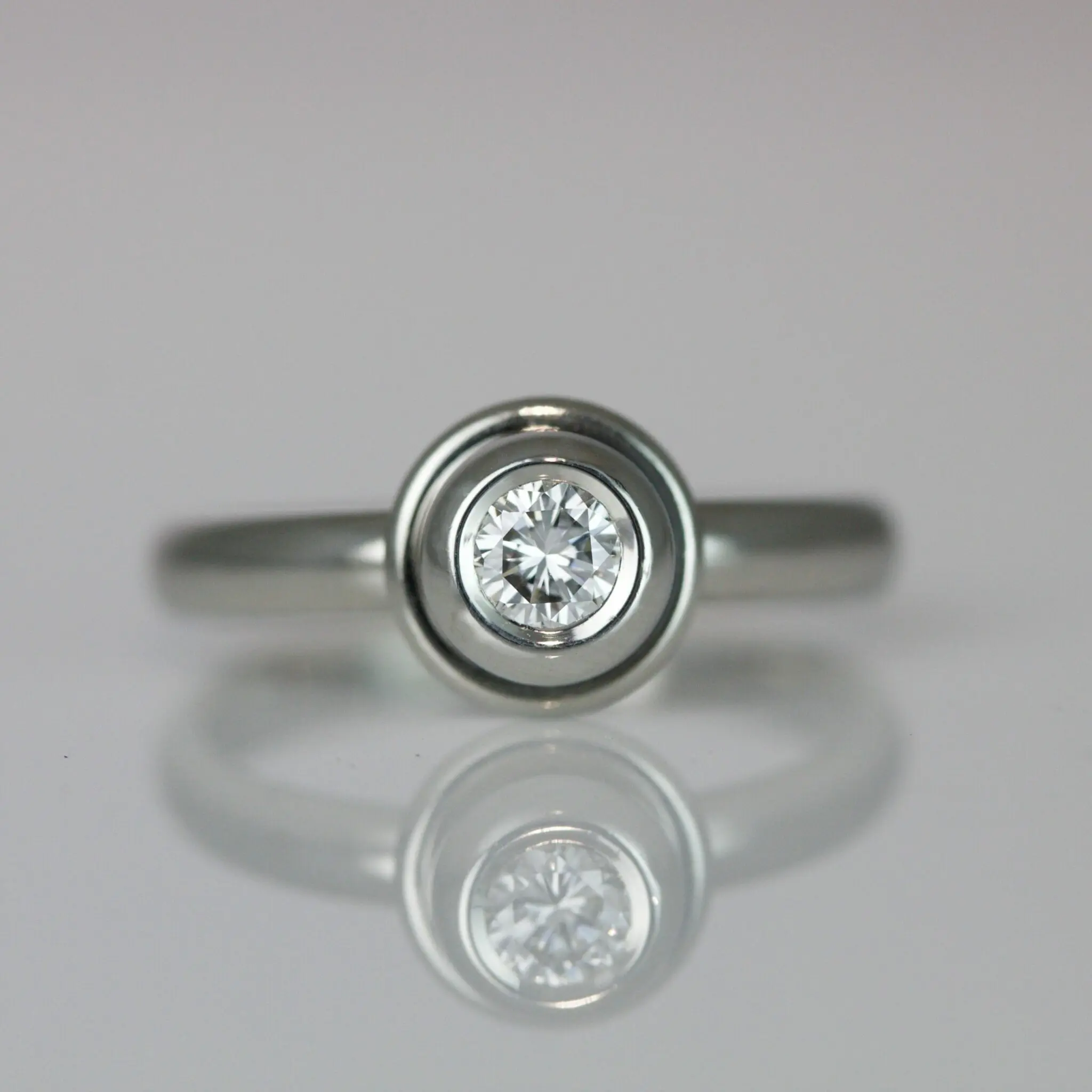 modern engagement ring 2048x2048.jpg1